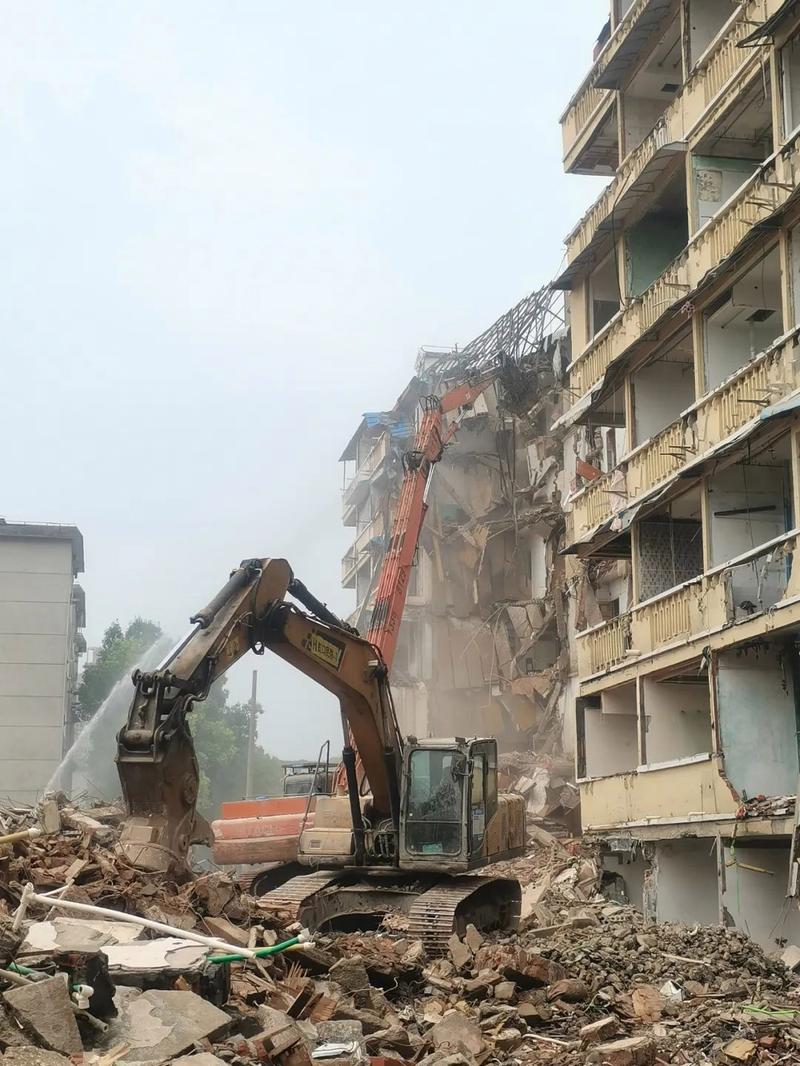 逆勢接盤!地方房企為何敢在樓市寒冬狂飆突進?